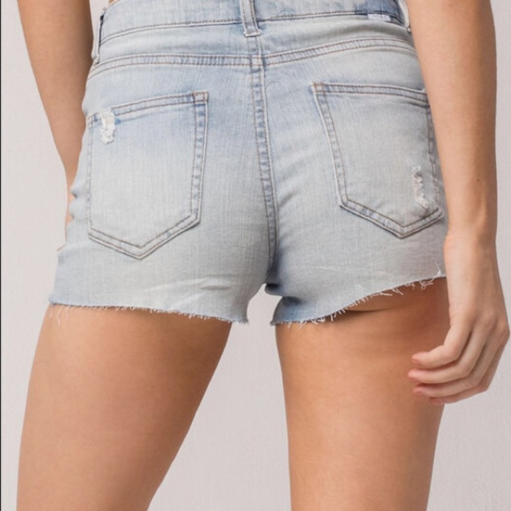 IVY & MAIN Cutoff Womens Ripped Denim Shorts